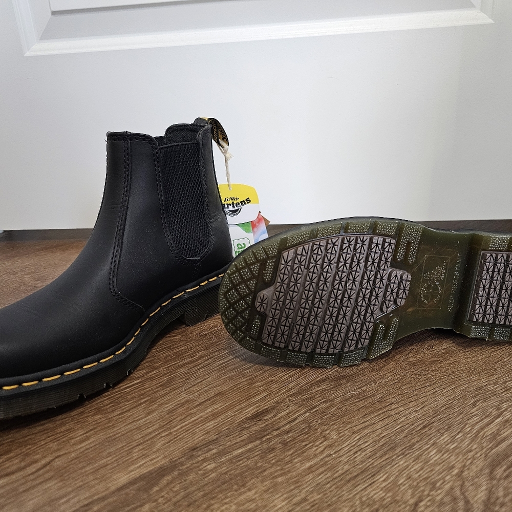 NWT Doc Martens - Picture 2 of 4